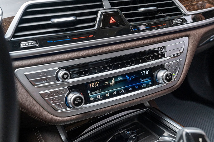 Thiết kế cụm điều khiển điều hòa đặc trưng trên dòng xe BMW